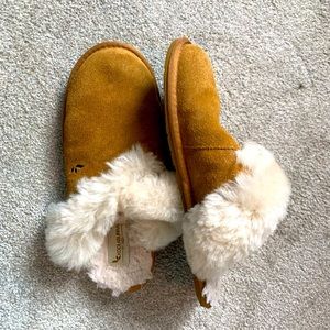 “milo” UGG slippers size 8